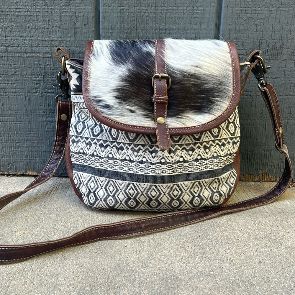 Myra cowhide western leather brown buckle southwestern boho crossbody bag used